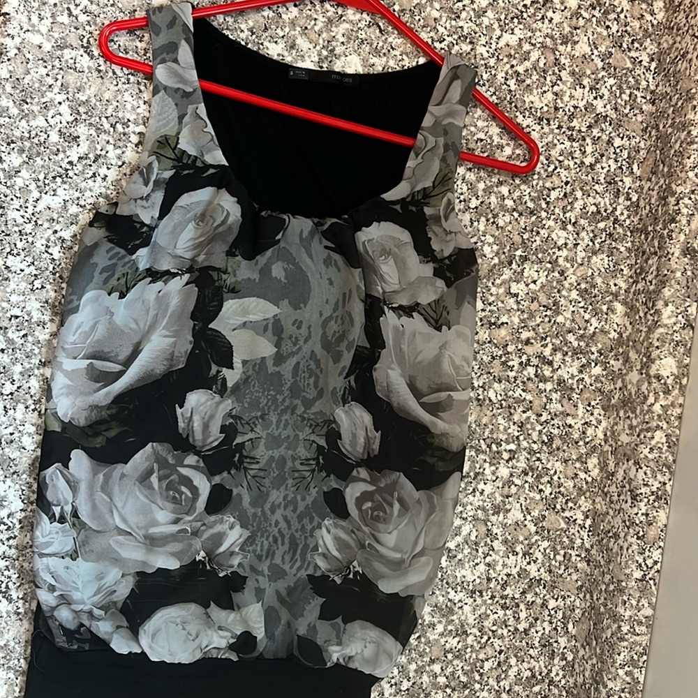 Maurices flower tank top- size small